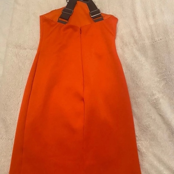 Cross back strap bodycon dress - Picture 7 of 8